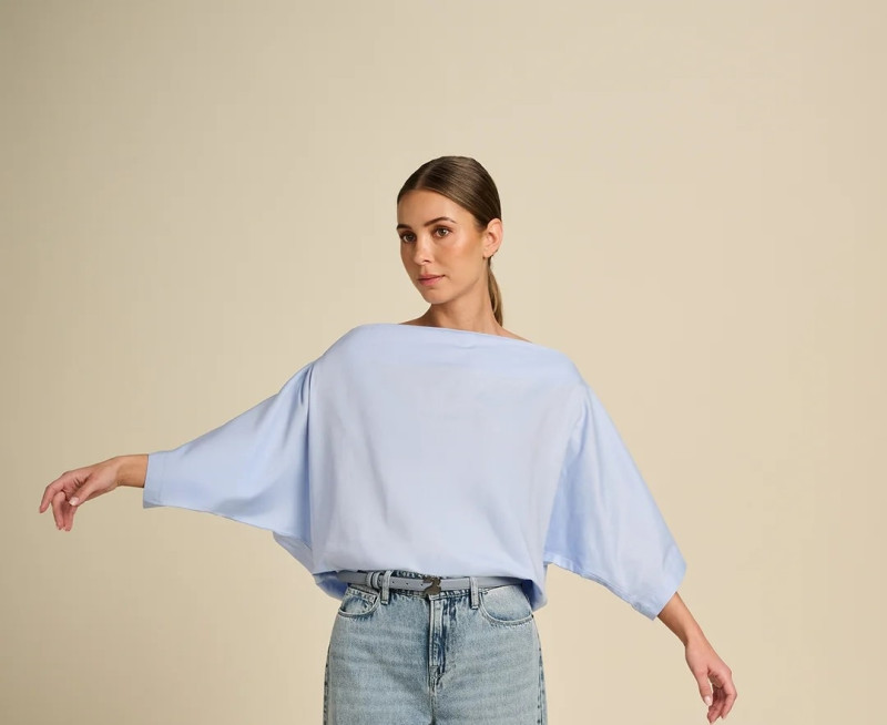March23 Bloes offshoulder